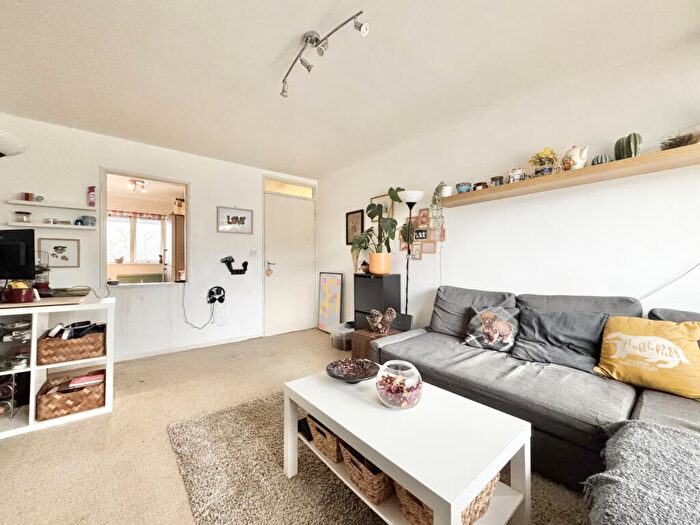 1 Bedroom Flat For Sale In Rosebery Way, Tring, HP23