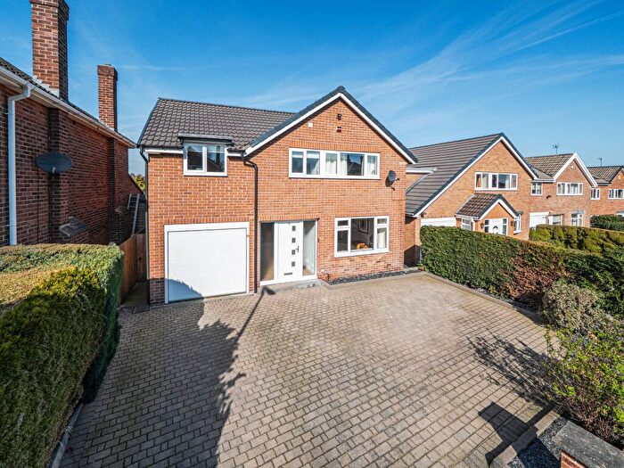 4 Bedroom Detached House For Sale In Chevet Grove, Wakefield, West Yorkshire, WF2