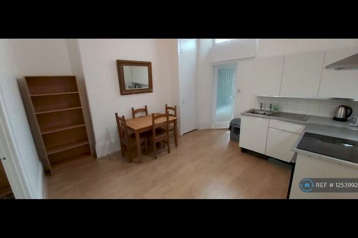 1 Bedroom Flat To Rent In Sutherland Rd, Plymouth, PL4