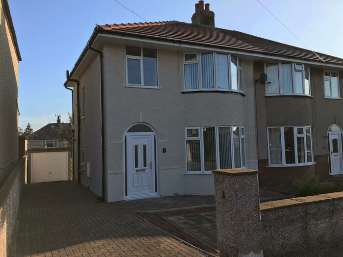 3 Bedroom Semi-Detached House To Rent In Lymm Avenue. Scale Hall, LA1