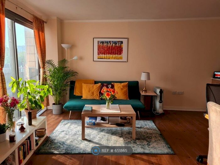 Studio To Rent In Colorado Building, London, SE13