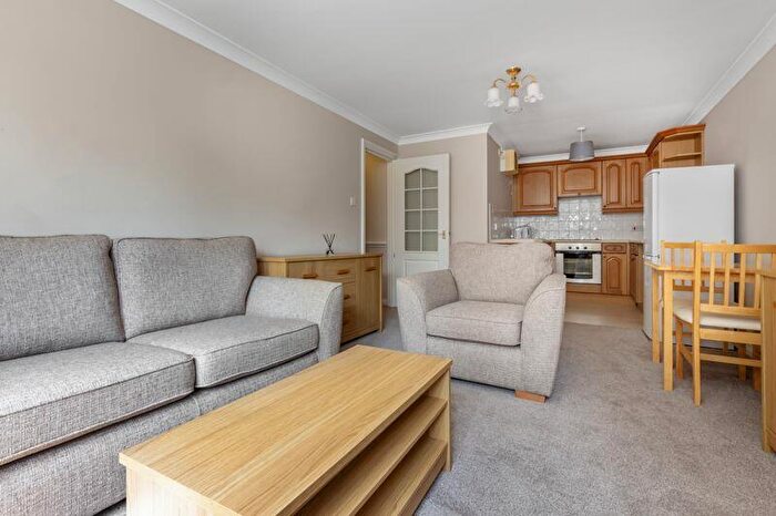 1 Bedroom Flat For Sale In Havant Road, Emsworth, PO10