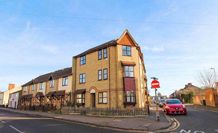 2 Bedroom Flat To Rent In Hitchin Street, Biggleswade, SG18