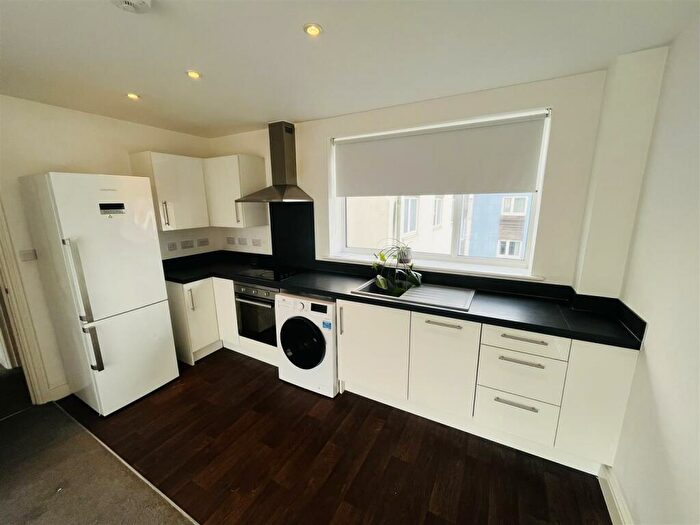 2 Bedroom Flat To Rent In Broad Street, Staple Hill, BS16