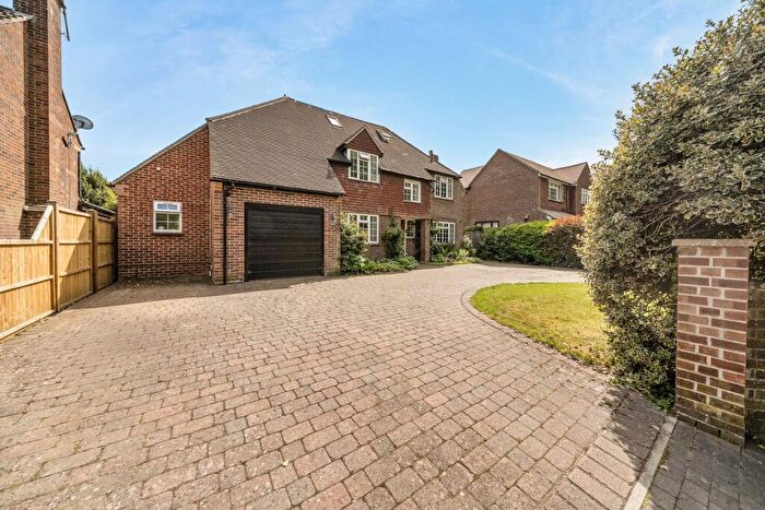 5 Bedroom Detached House For Sale In Grove Road, Newbury, RG14