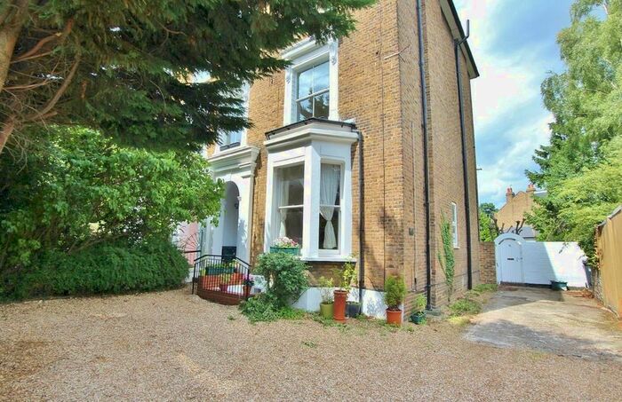 2 Bedroom Maisonette To Rent In Woodlands Grove, Isleworth, TW7