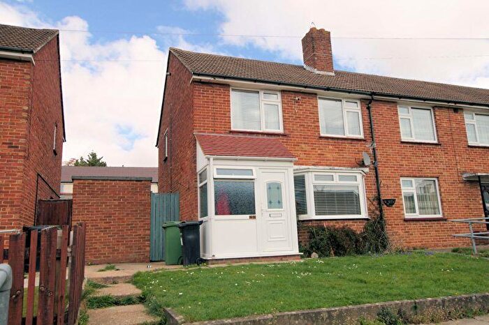 2 Bedroom Terraced House For Sale In Chaucer Avenue, Poets Corner, PO6