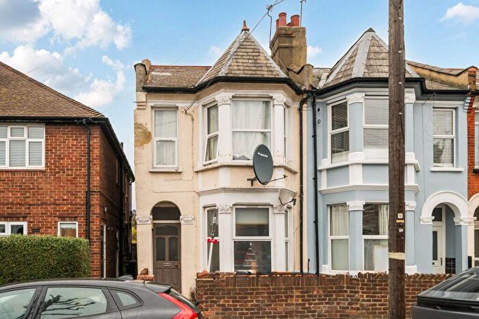 1 Bedroom Flat For Sale In Chapter Road, Willesden Green, London, NW2