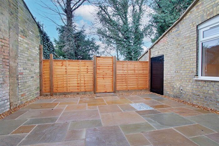 1 Bedroom Flat To Rent In High Street, Fenstanton, Huntingdon, PE28