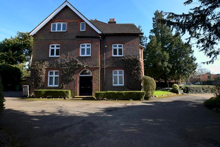 2 Bedroom Flat To Rent In Harpenden Road, St Albans, AL3