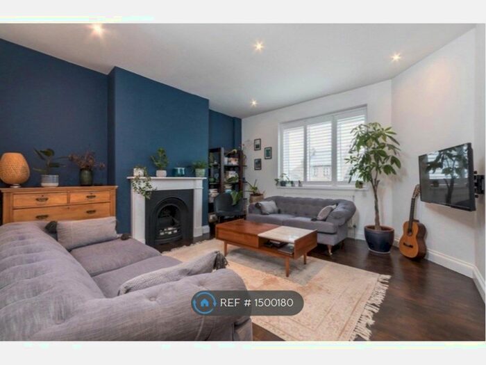 2 Bedroom Flat To Rent In Hornsey Road, London, N19