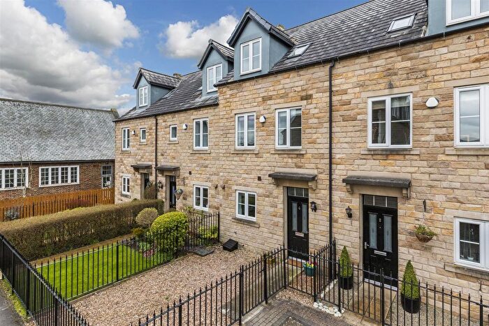 3 Bedroom Town House To Rent In Richard Gossop Court, Burley In Wharfedale, LS29