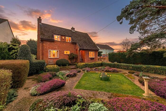 4 Bedroom Detached House For Sale In Greenbanks, Huntingdon Road, Wyton, Huntingdon, Cambridgeshire, PE28