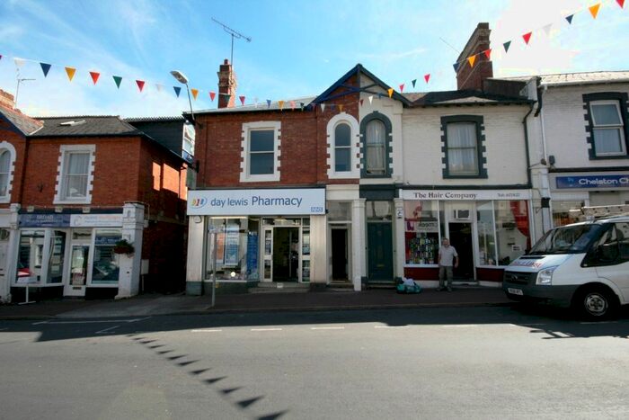 2 Bedroom Flat To Rent In Walnut Road, Torquay, Devon TQ2