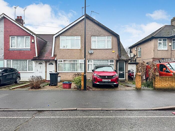 2 Bedroom Terraced House For Sale In Durham Road, Feltham, TW14