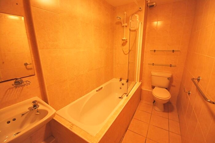 1 Bedroom Flat To Rent In Tower Street, Newcastle Upon Tyne, NE1