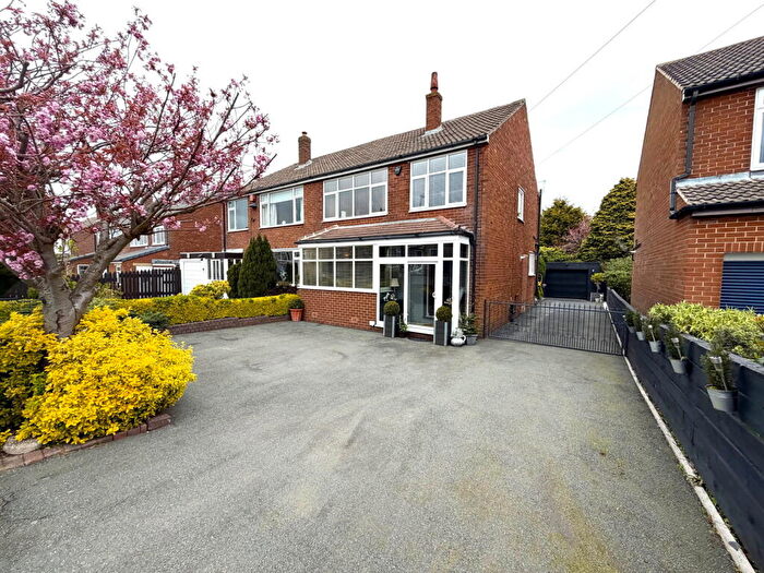 3 Bedroom Semi Detached House For Sale In Westfield Avenue, Skelmanthorpe, Huddersfield, HD8