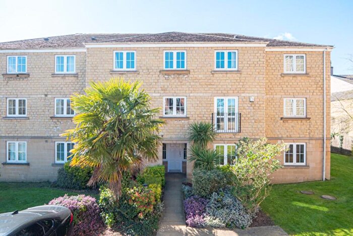 2 Bedroom Apartment For Sale In Britannia Mews, Hough Side Road, Pudsey, LS28