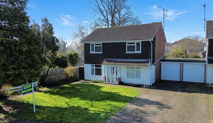 4 Bedroom Detached House For Sale In Starmead Drive, Wokingham, Berkshire, RG40