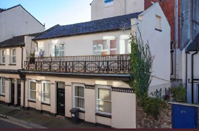 2 Bedroom Flat For Sale In Regent Street, Dawlish, EX7