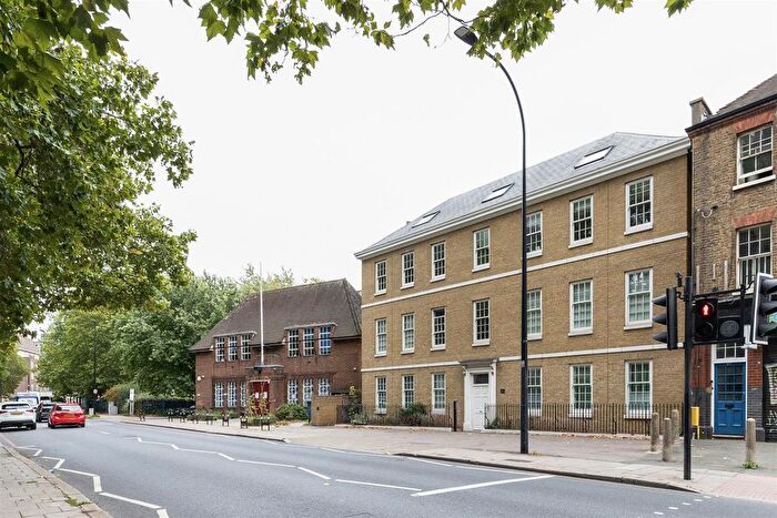 2 Bedroom Flat To Rent In Kennington Lane, London ., SE11