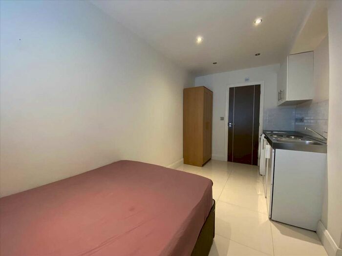 Studio To Rent In Hermitage Way, Stanmore, HA7