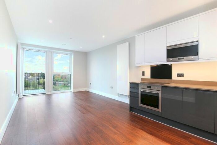 1 Bedroom Flat To Rent In Samuelson House, Bridge Road, Southall, Uxbridge, UB2