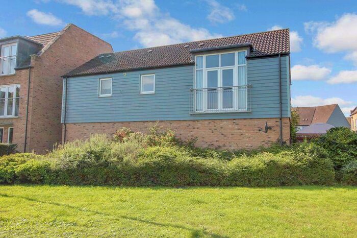 2 Bedroom Coach House To Rent In Samuel Jones Crescent, St. Neots, PE19