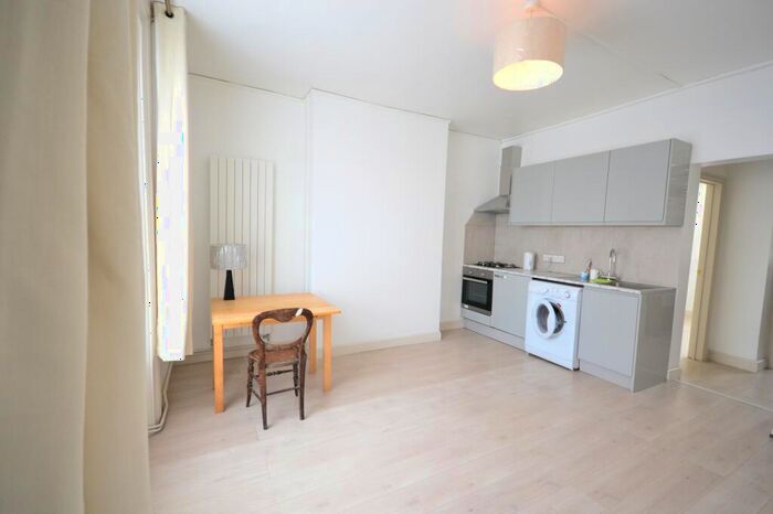 1 Bedroom Flat To Rent In New Cross Road, London, SE14