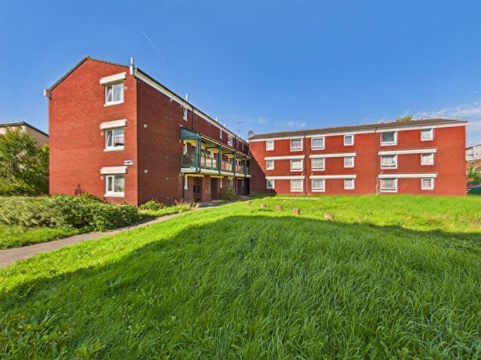1 Bedroom Flat For Sale In Kerswell Close, London, N15