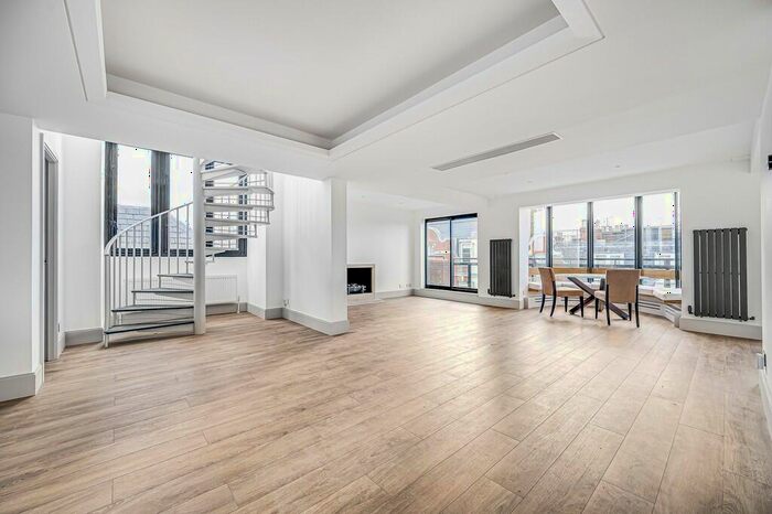 3 Bedroom Apartment To Rent In Drayton Gardens, Chelsea, SW10