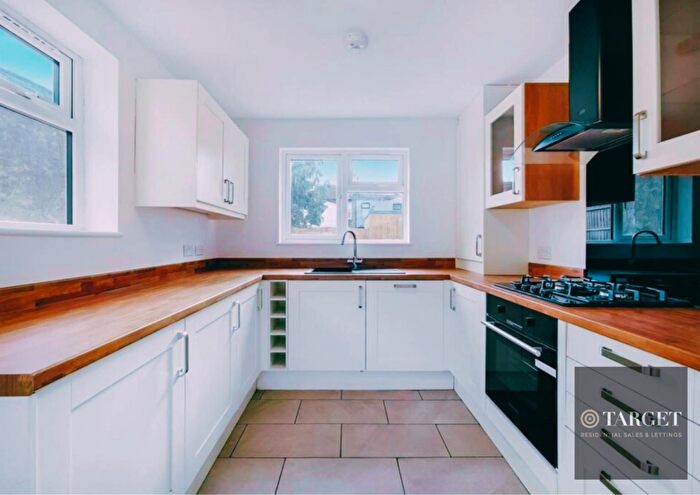 5 Bedroom End Of Terrace House To Rent In Coleridge Avenue, Newham, E12