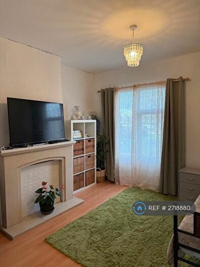 2 Bedroom Flat To Rent In Bulkington Road, Bedworth, CV12