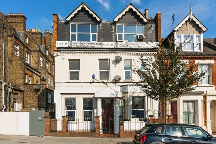 Flat To Rent In Blackburn Road, West Hampstead, NW6