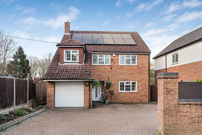 5 Bedroom Detached House For Sale In Common Road, Kensworth, Dunstable, LU6