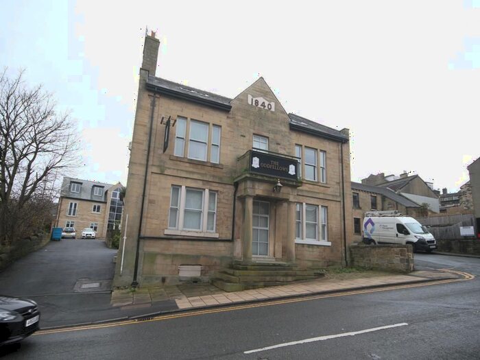 1 Bedroom Flat To Rent In High Street, Idle, Bradford, BD10