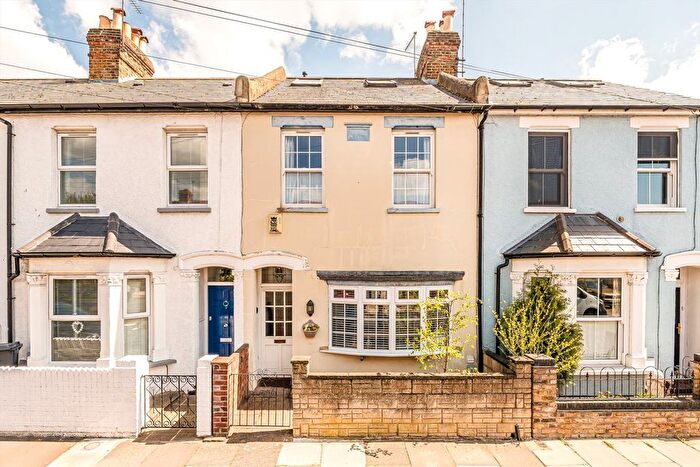 4 Bedroom Property For Sale In Worple Road, Old Isleworth, TW7