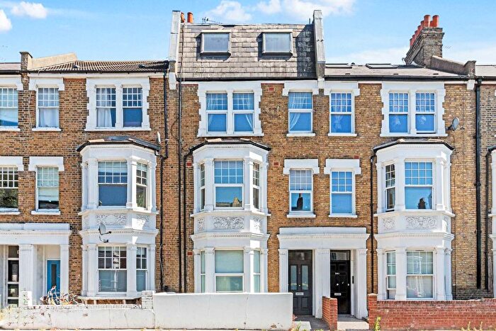 3 Bedroom Flat To Rent In Fulham Palace Road, Fulham, London, SW6