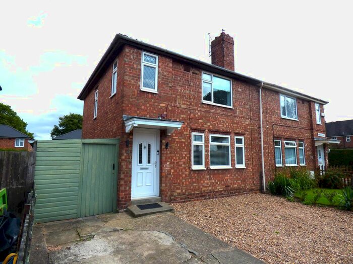 3 Bedroom Terraced House To Rent In Kings Square, Beverley, East Yorkshire, HU17