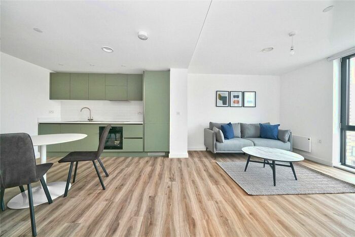 1 Bedroom Flat To Rent In Calibra Court, Kimpton Road, Luton, LU2