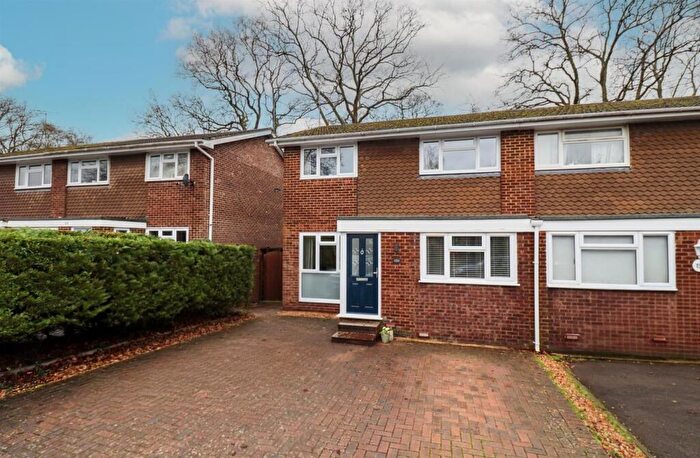 3 Bedroom Semi Detached House For Sale In Tavistock Road, Fleet, GU51