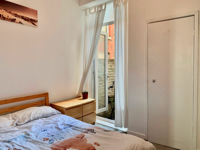 1 Bedroom Flat To Rent In Beach Road, Southsea, PO5