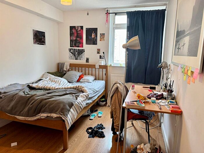 1 Bedroom Property To Rent In Solander Gardens, London, E1