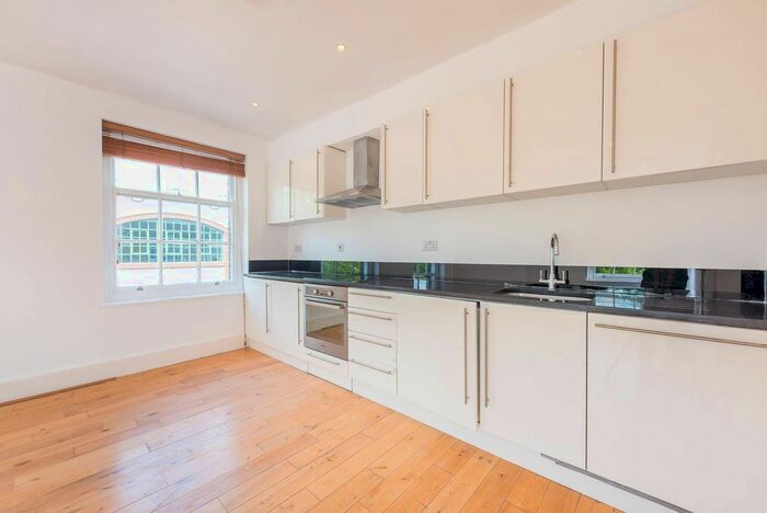 2 Bedroom Flat To Rent In Chiswick High Road, Chiswick, London, W4