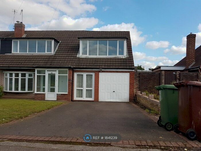 4 Bedroom Semi-Detached House To Rent In Green Lane, Shelfield, Walsall, WS4