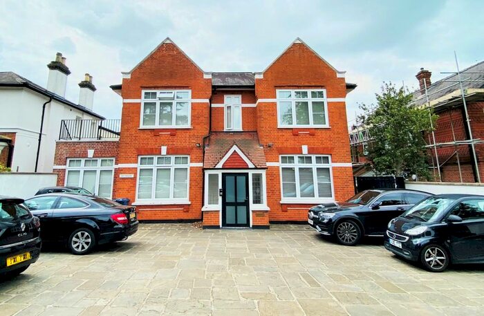 2 Bedroom Flat To Rent In Gloucester Road, New Barnet, EN5