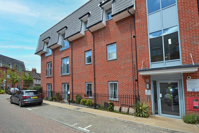 3 Bedroom Flat To Rent In Scotts Road, Bromley, BR1