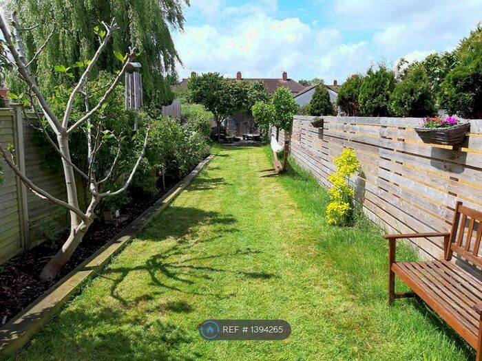 3 Bedroom End Of Terrace House To Rent In Somermead, Bristol, BS3