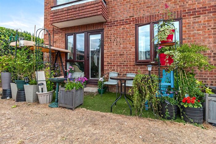 1 Bedroom Flat For Sale In Penrith Court, Broadwater Street East, BN14