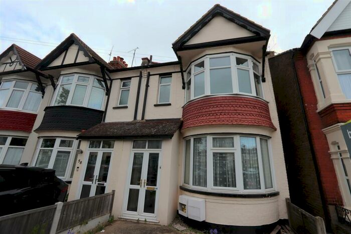 1 Bedroom Flat To Rent In Lovelace Gardens, Southend-On-Sea, SS2